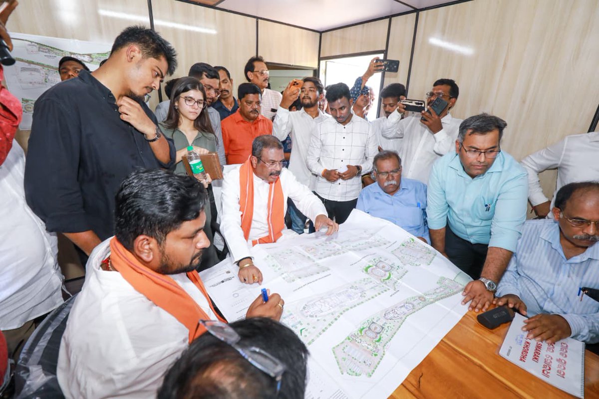 Dharmendra Pradhan tweet media