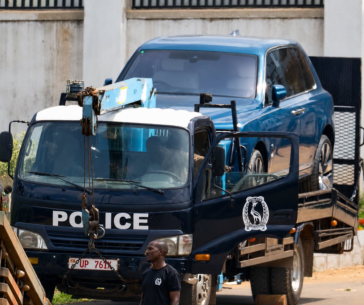 TooroNewsNet's tweet photo. UPDATE: Anita Among's brand new Rolls Royce has been seen on a police low bed carrier being taken to a yet-to-be-identified location as investigations into her alleged illicit wealth continue. 

#TooroNewsNetwork https://t.co/s5OCPfJRG9