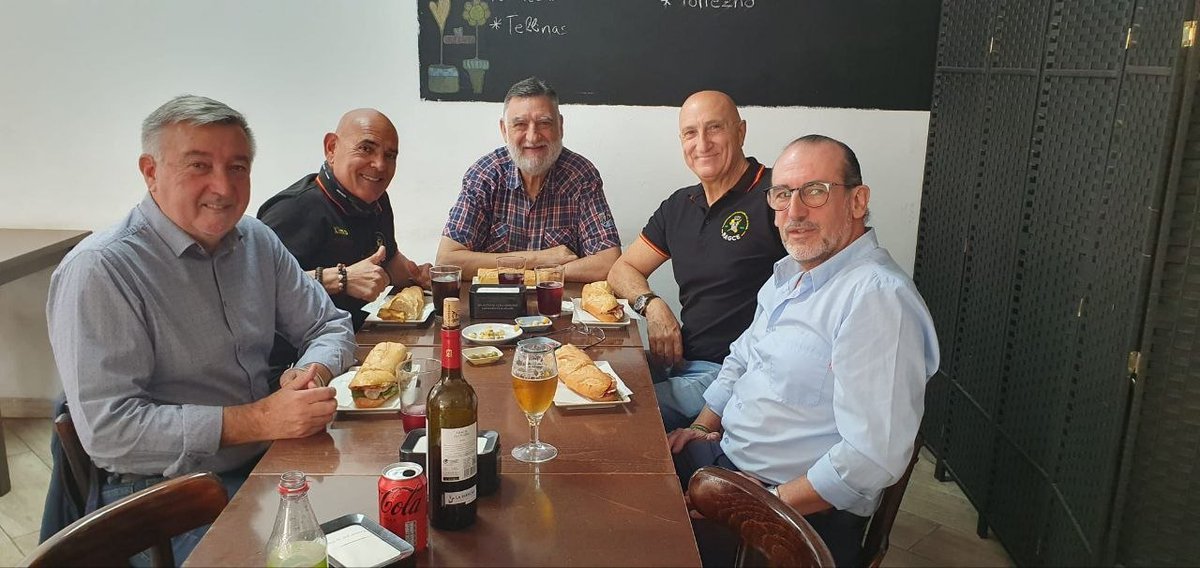 RAGCEasociados's tweet photo. El pasado día 7 de mayo, socios de @RagceValencia 🇪🇦 participaron en un almuerzo de convivencia celebrado en la provincia de Valencia, dentro de una nueva iniciativa impulsada por la entidad bajo el nombre de “Rutas del Esmorzarts” de la Terreta
@guardiacivil
#SiempreGuardiaCivil https://t.co/TXSsnUBGef