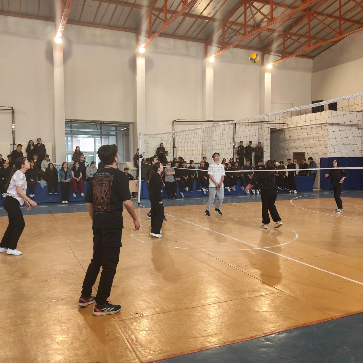 erzurumanadolu's tweet photo. Erzurum İl Milli Eğitim Müdürlüğü ile Gençlik ve Spor İl Müdürlüğü iş birliğinde yürütülen “Okulumu Seviyorum, Spora Katılıyorum, Bağımlılıktan Uzak Duruyorum” projesi kapsamında okulumuzda çeşitli sportif etkinlikler gerçekleştirilmektedir.
@Erzurum_Mem https://t.co/TyKPQmQFvi
