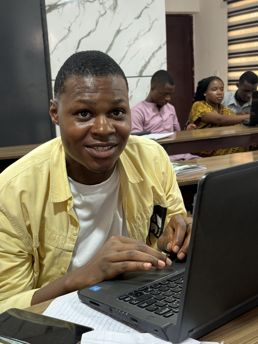 techbridgeX's tweet photo. 𝐈𝐭’𝐬 𝐌𝐎𝐍𝐃𝐀𝐘!,𝟏𝐬𝐭 𝐃𝐚𝐲 𝐨𝐟 𝐭𝐡𝐞 𝐖𝐞𝐞𝐤!

It’s the 3rd week of our advance class. 

we have gotten to the level where our students have started implementing their knowledge.

Some have discovered their path.

It’s a huge relief. https://t.co/2AEemwdq84