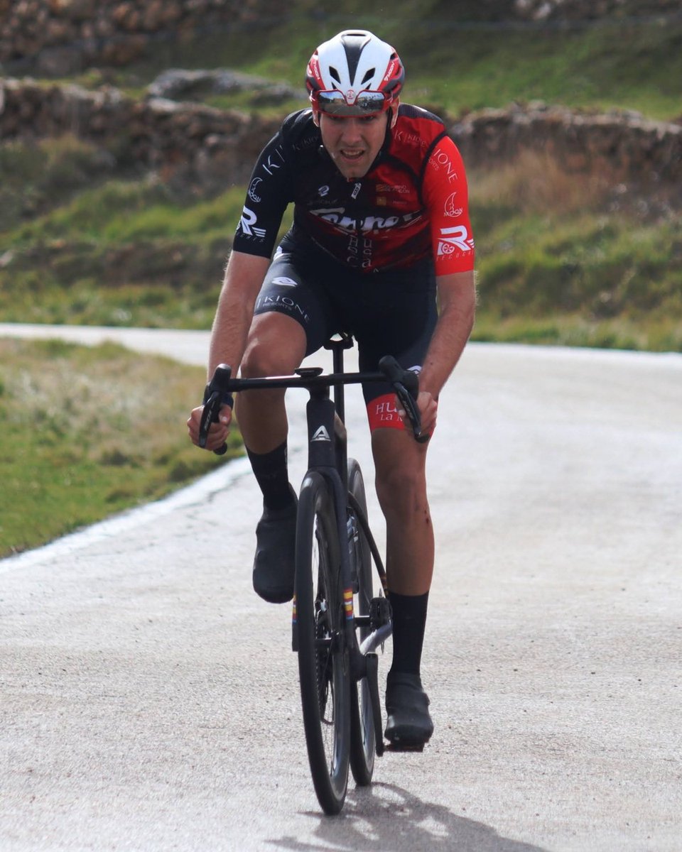 FBarceloTeam's tweet photo. 💪🏻 Néstor Martínez volvió a demostrar su gran estado de forma para ser 35º en la #VigoCopaEspaña26 tras llegar con los favoritos.

👍🏻 Buen nivel de Torres - Sobato en la #ClassicaIsaacGalvez, consiguiendo puntos élite con Joel Morales (17º) y Diego Gonzalo (26º). https://t.co/wgn67p3C6j