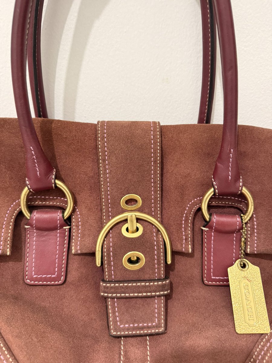 jaemleluvv's tweet photo. WTS (want to sell)
Vintage Coach Bag
Very good conditions dan kemarin baru di laundry jadi bersih luar dalam ya💕

💸800k 

Boleh nego tipis
Bisa oren (+ admin fee)
DM for details🤗

Tags wts jual tas vintage coach https://t.co/NEjku9dqSM