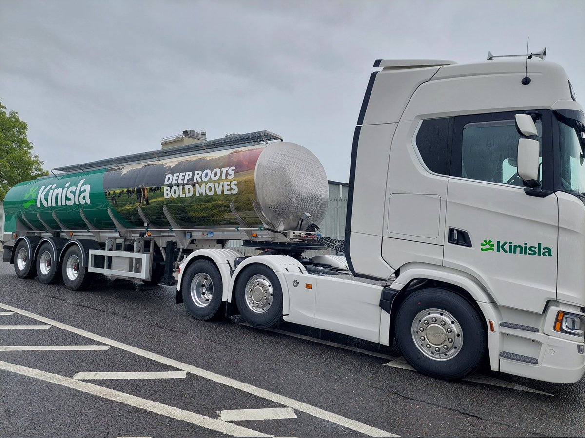 afmobrien's tweet photo. Kerry Dairy Ireland unveiled their new name today, Kinisla....here is a first look at their new milk tanker. Stay tuned to @AgrilandIreland for more... https://t.co/fySOKxO4dM