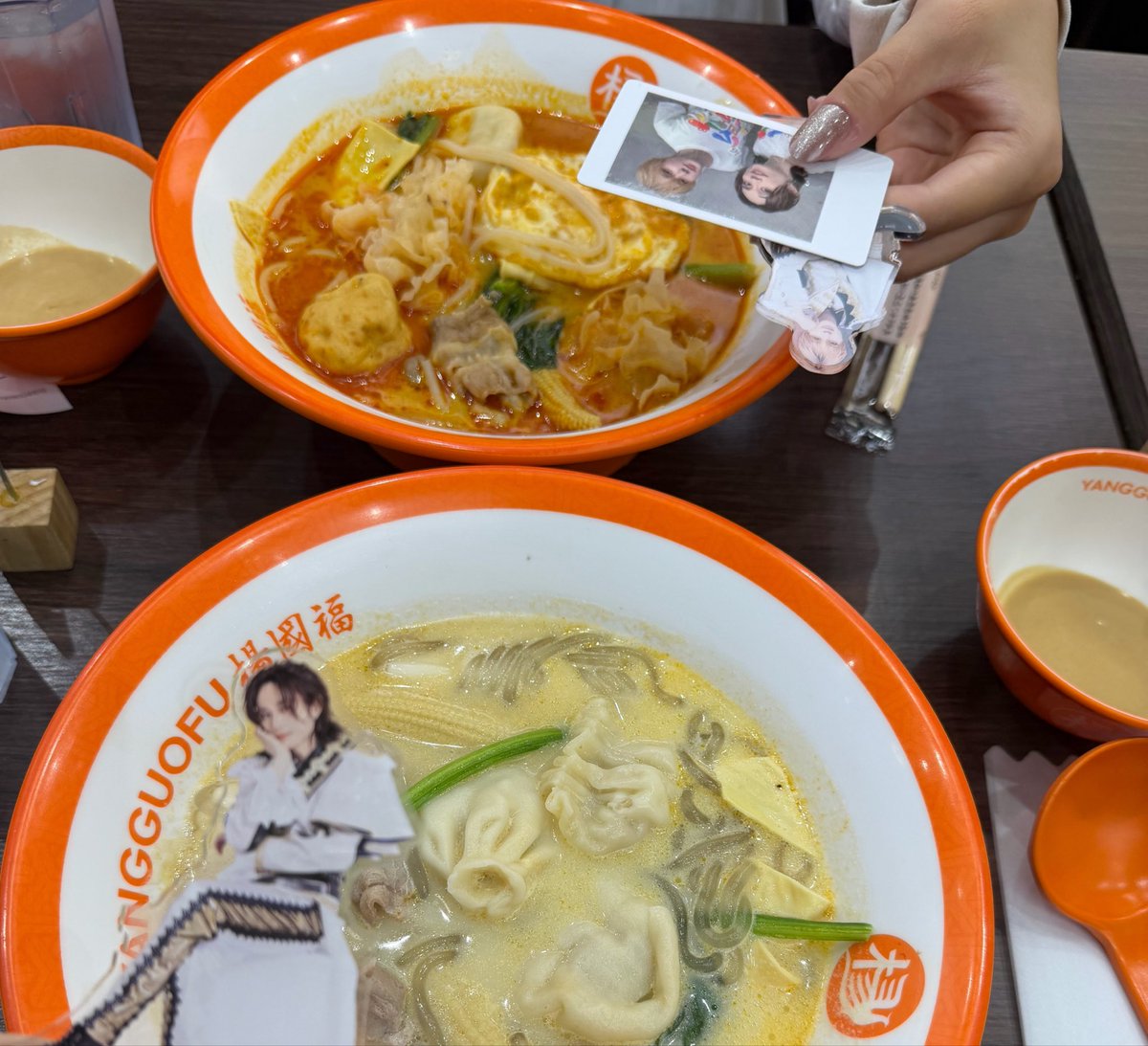 はな tweet media