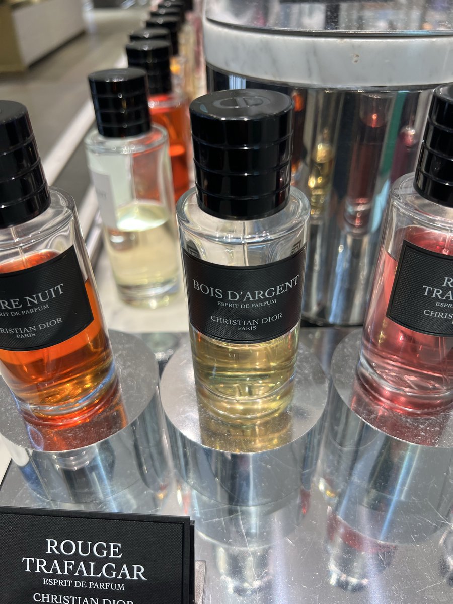 Cosmotron le parfumé tweet media