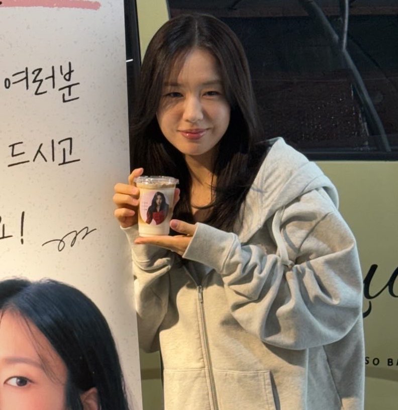 ahn eunjin pics tweet media