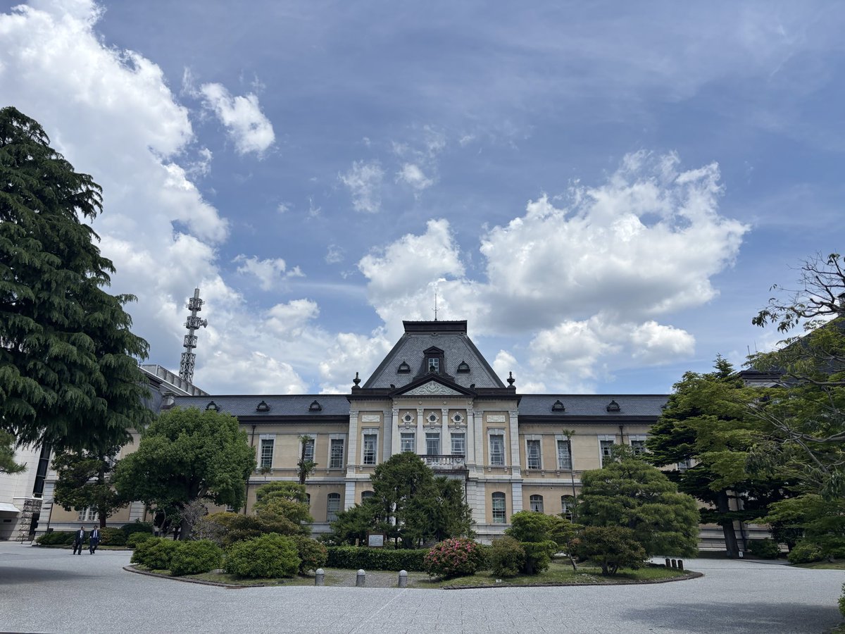 oharamai's tweet photo. 5月臨時会が閉会しました。

このたび、
政策環境建設常任委員会 委員
文化力と価値創造に関する特別委員会 委員長
を務めることとなりました。

週末は「与保呂川を桜の天の川にする会」草刈り作業にも参加。
元植木屋の娘かつ植木職人ですので、こうした作業は大好きです^ ^

#京都府議会 #舞鶴 https://t.co/5UR1dfG0iE