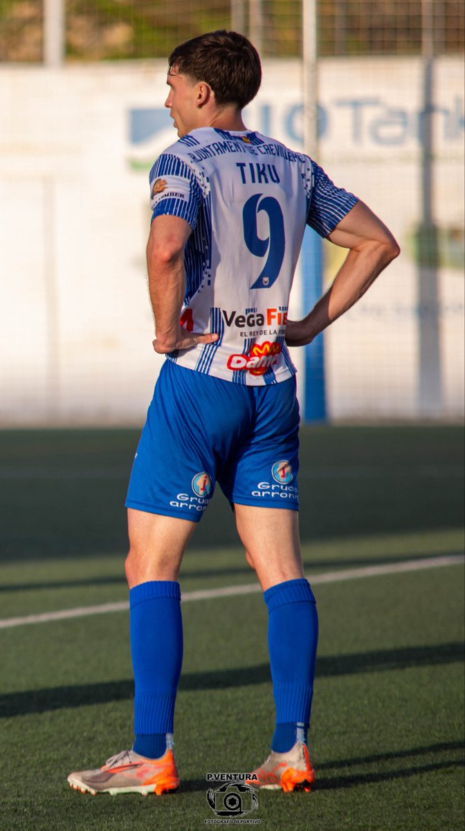 tikuperez9's tweet photo. Temporada y día para la memoria

Objetivo cumplido y máximo goleador del Grupo VI de Tercera RFEF ⚽️

20 goles esta temporada con el @CreviDvo 💙🤍

.
.
.

Gracias a todos los que han confiado en mí https://t.co/bHZvVbo5qF