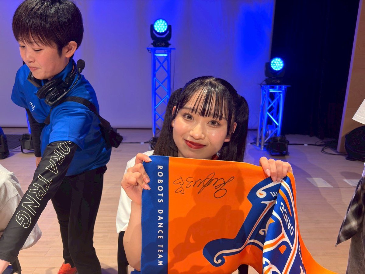 __muttan's tweet photo. サインしてもらった皆勤賞🫶🏻
大切にします🥹💓

旦那はタオルにサインしてもらったんだけど
タオルを逆に持っても可愛いKURUMIちゃん😂💓

HANAKURUメロン…販売してくれないかな…😇w

#茨城ロボッツ 
#RDT https://t.co/iVhogWtxuY