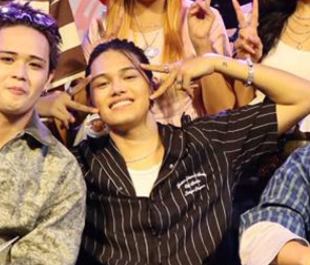 binilat__mulat's tweet photo. isa pang #TaHong matchy https://t.co/0jA5gm4Xq1