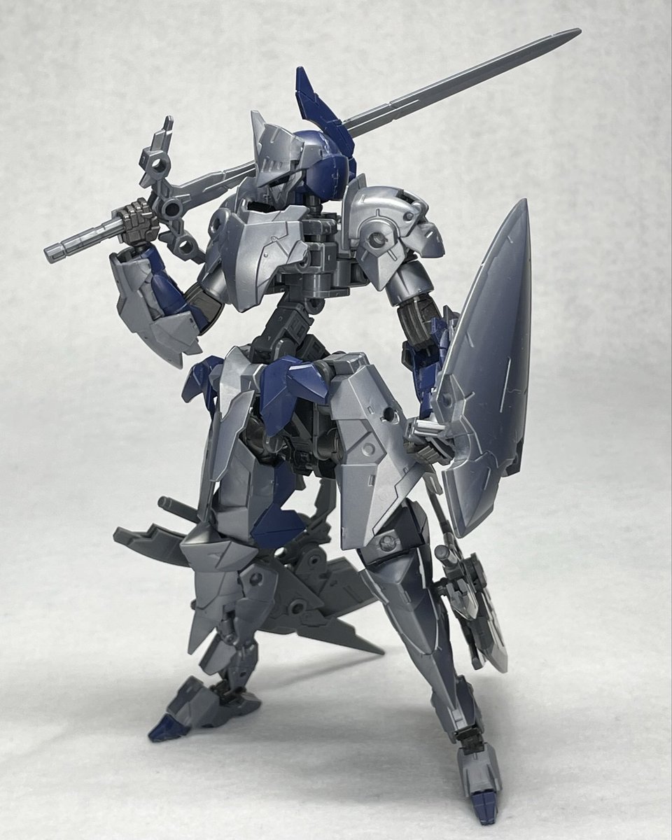 flagment1951's tweet photo. 以前使用させてもらった可変フレームがアップデートされたと聞いて。
変形後の脚を隠したくて部品足したけど、それ以外スピナティオナイトのみで構成。
腰部も結構改変…
 #30MM https://t.co/xEiAIo4wMi