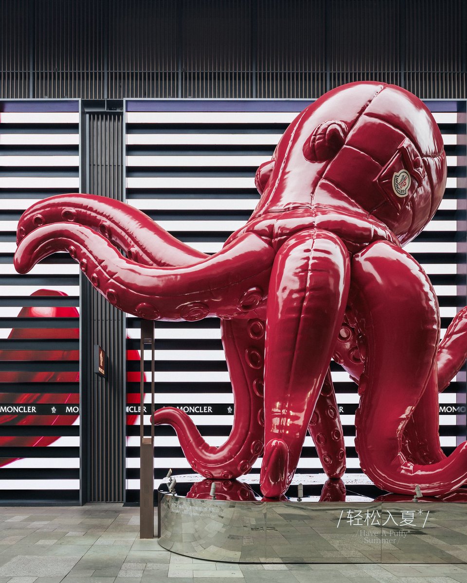 Moncler tweet media