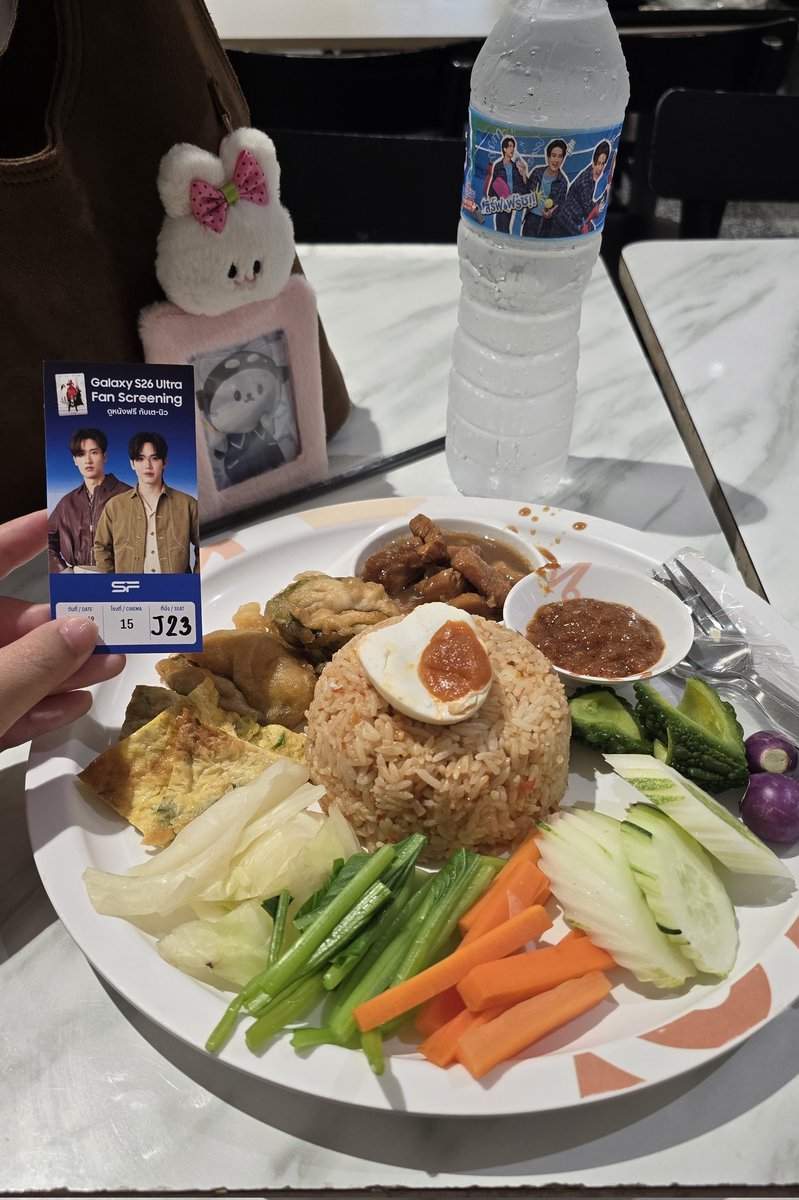 MiivSa's tweet photo. สวัสดีค่ะ ปะป๊าเต พ่อพ่อนิว ขออุนยายคนนี้อีสแปปนะหิวมั่กกกกก 🫡
#GalaxyxTayNew https://t.co/EOWiZf1tKj