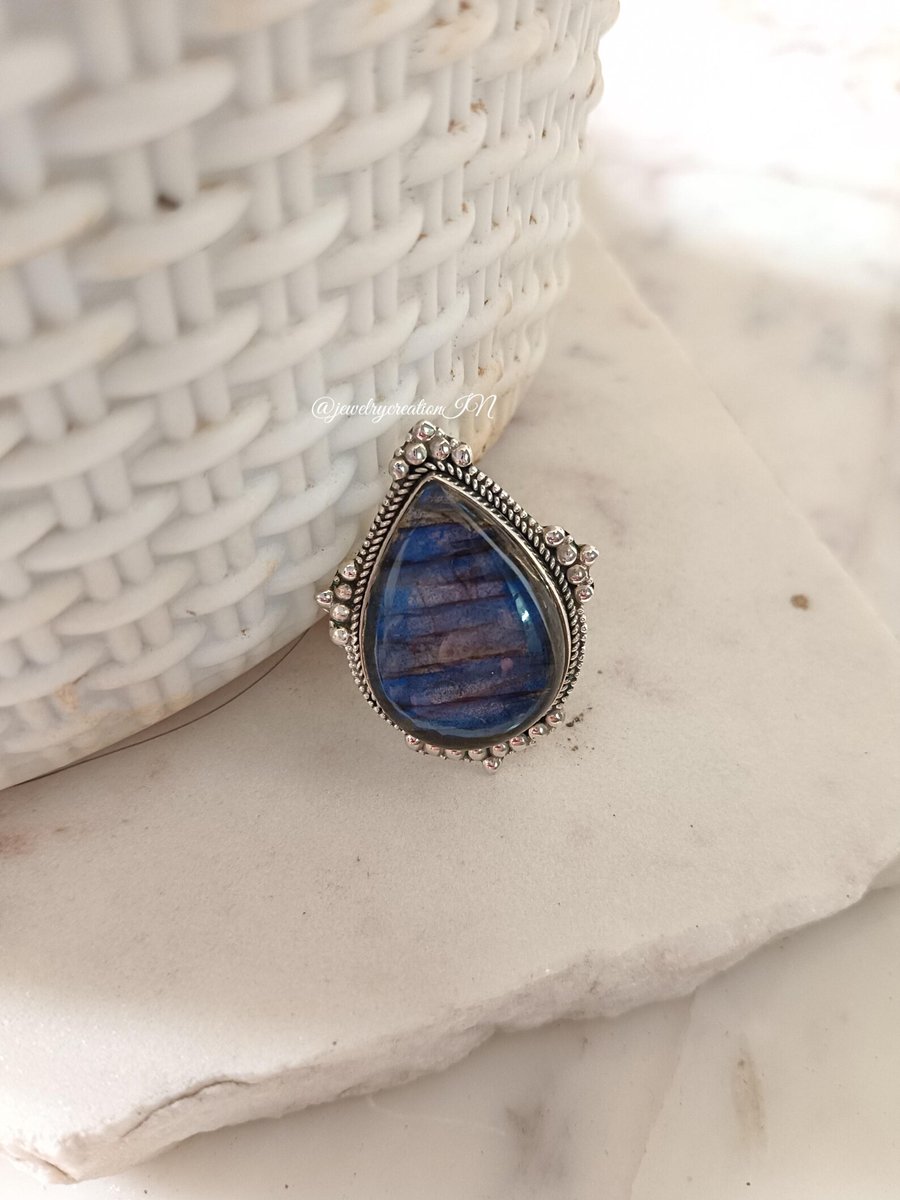 jewelrycreatio1's tweet photo. Labradorite Ring,925 Sterling Silver,Blue Flshy Ring,Designer Ring,Big Gemstone Ring,Boho Ring Gifts,Statement Ring,Promise Ring,Bridal Ring
Buy At:
https://t.co/Ikj7upiUdW
#Naturallabradoritering #Gypsyring #Designerring #Bluecoloreing #Flashyring #Minimalistring #Giftforlover https://t.co/zU5381JrzL
