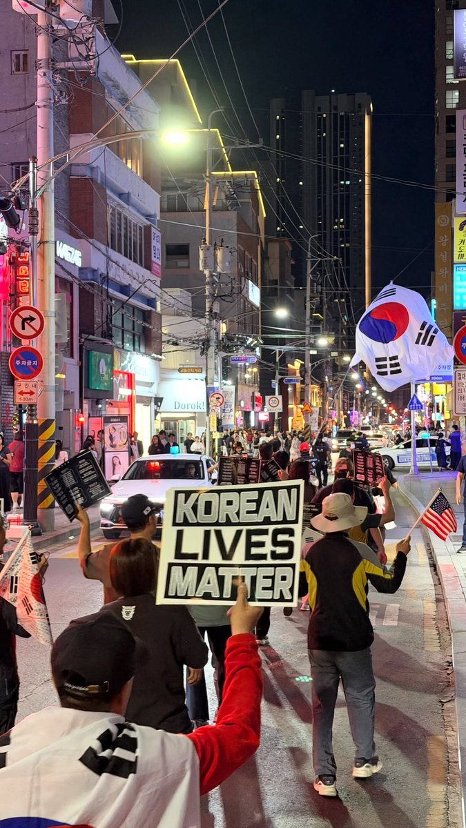 egg7949's tweet photo. KOREAN LIVES MATTER https://t.co/NyzstJFCsQ