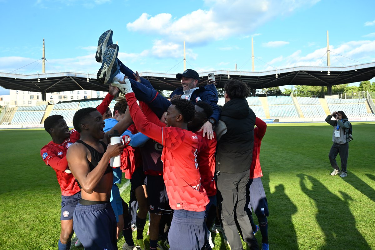 loscacademy's tweet photo. Bonne semaine à tous 😁❤️🩶 https://t.co/SM8EpqYtFA