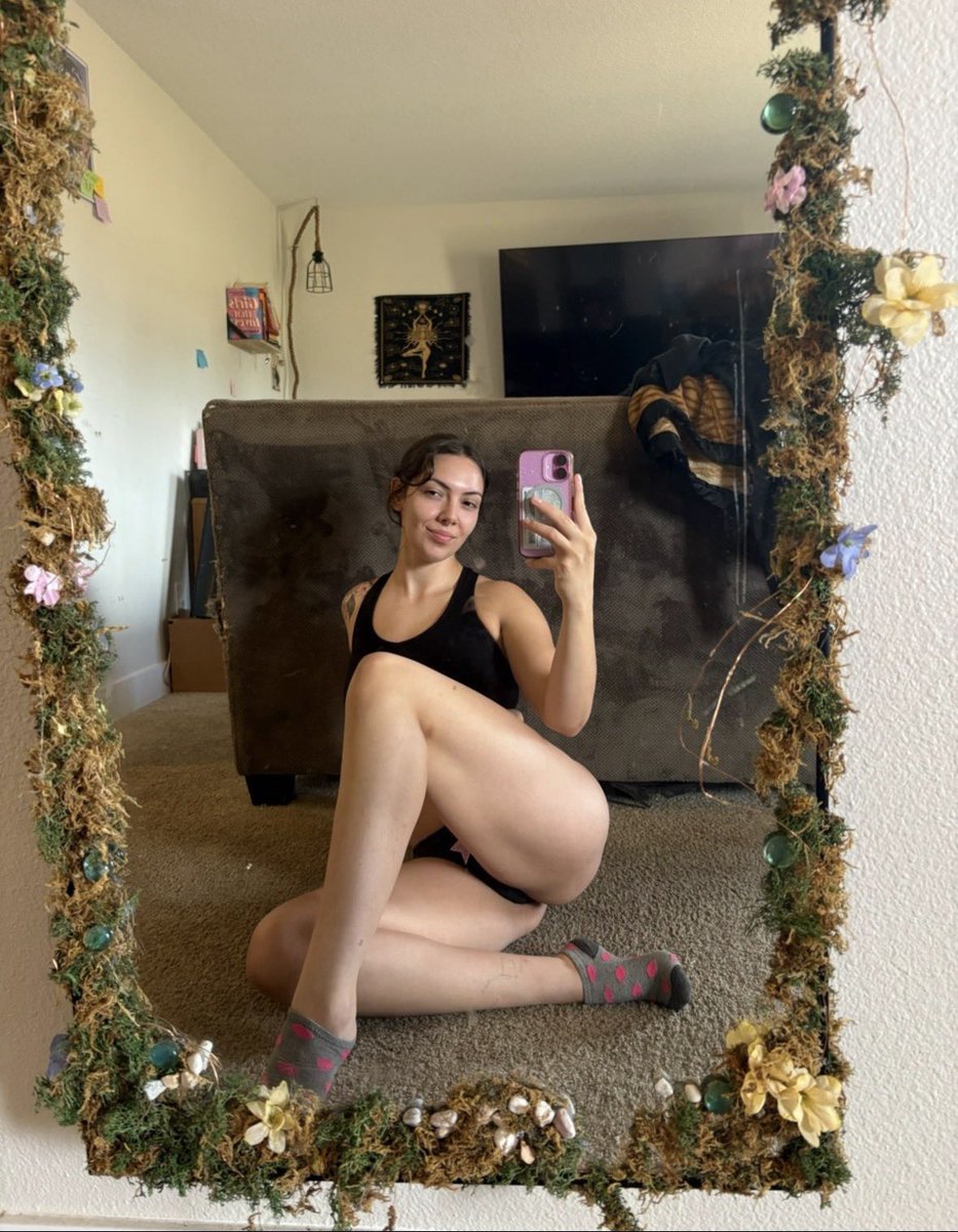 Miss Alice Findom tweet media