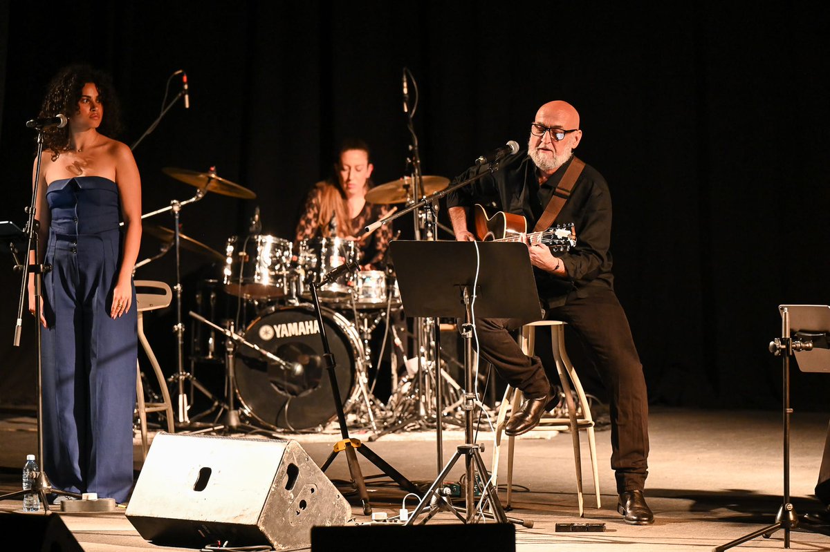 ItalyinSerbia's tweet photo. 🎶 Grande successo al @DomOmladineBG del concerto “Un viaggio nella canzone italiana” proposto dal Maestro Maurizio Filardo e organizzato da @iicbelgrado come omaggio alla grande tradizione musicale 🇮🇹 nell’ambito del Festival #PlaywithIT #PlaywithSound https://t.co/sOu80C12s2