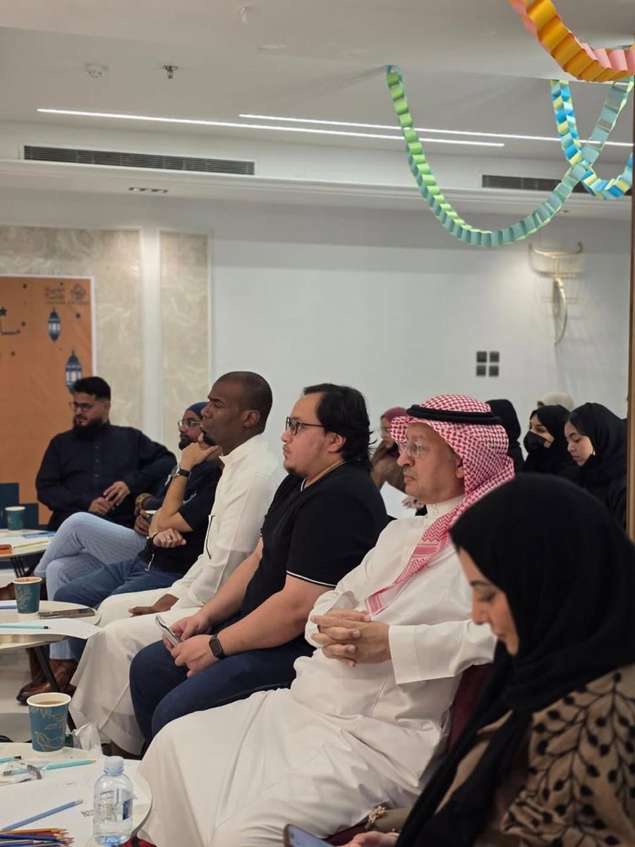 عادل النعمي (كاتب وناقد) tweet media