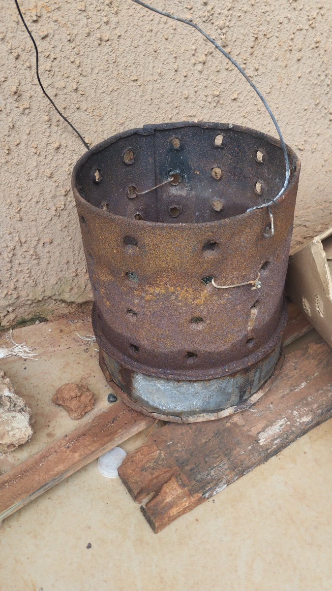 Testimo11040611's tweet photo. CHARCOAL BURNER 

​Day-old chicks cannot regulate their own body temperature for the first few weeks of life. In many regions, especially during the rainy season, cold harmattan nights. this burner acts as a lifesaving heat source. It replicates the warmth a mother hen would give https://t.co/hrgBSBlqLD