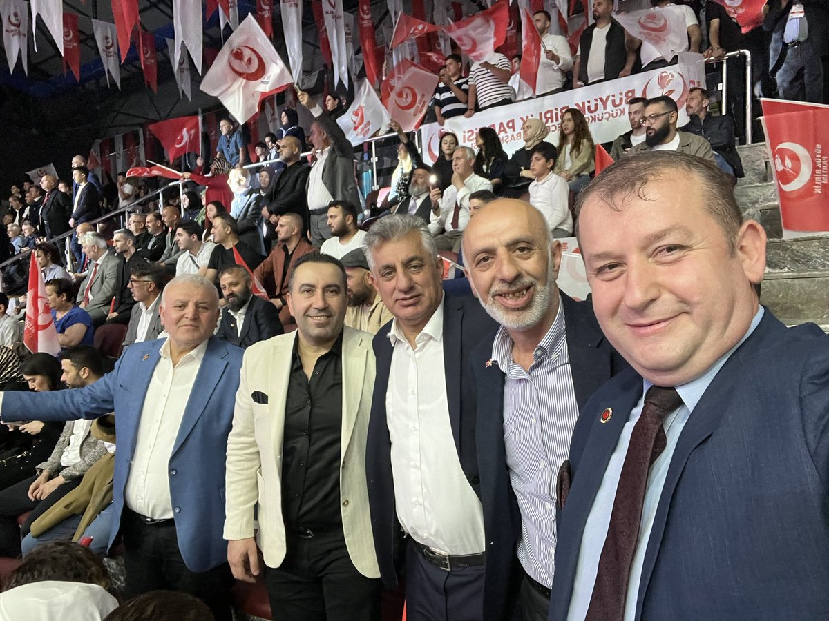 Tumfed34's tweet photo. BBP İstanbul İl Başkanlığı 15.Olağan İl Kongresi’ne,TÜMFED Bşk @selamiaykut ve yönetimi muhtarlık kurumunu temsilen katıldı.

Bşk Sn @Mustafa_Destici ‘nin
muhtarlarımıza ilettiği selam bizler için kıymetlidir.

BBP İstanbul İl Bşk ve yönetimini tebrik ediyor,başarılar diliyoruz. https://t.co/wiwvyB0DQC