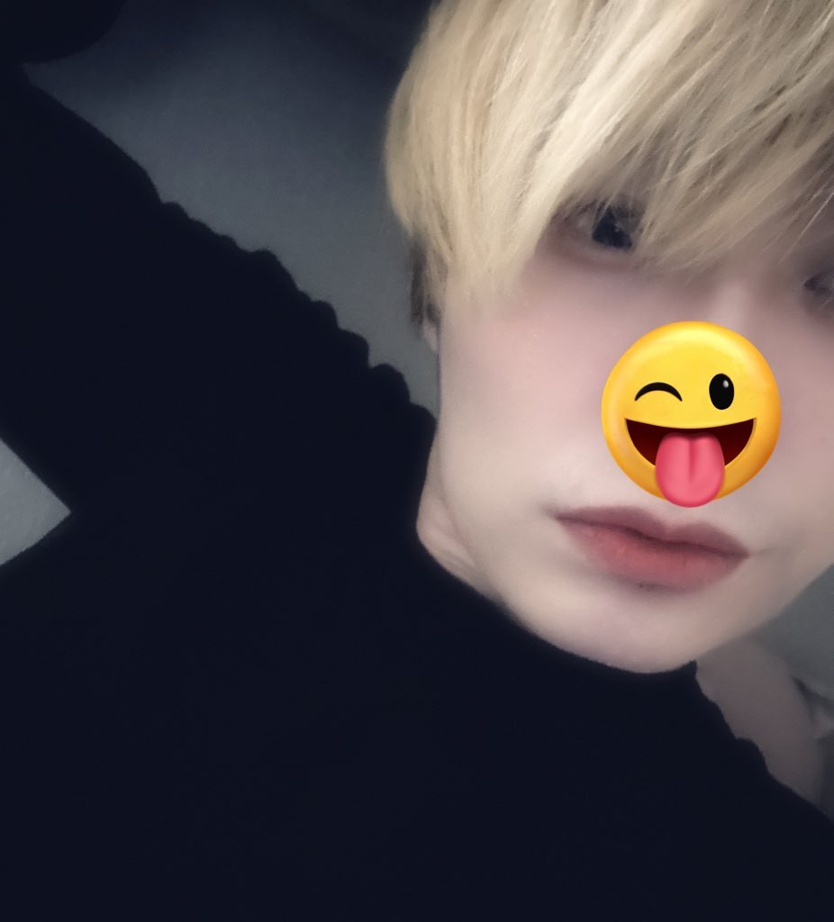 에스 tweet media