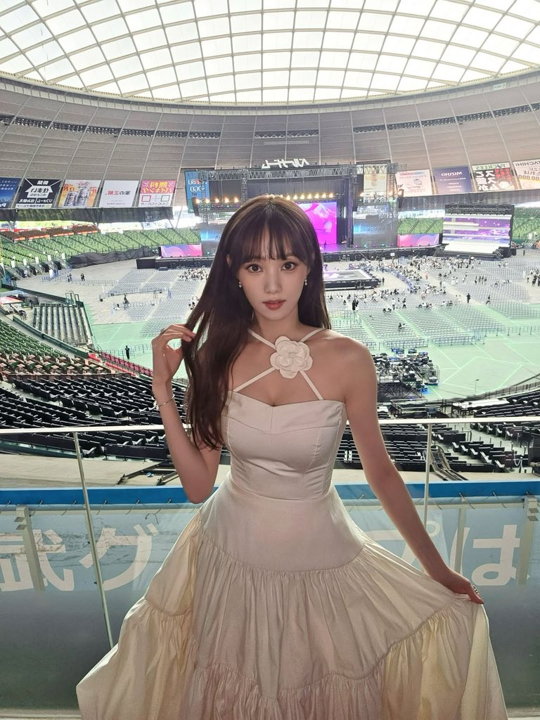 Angbyahera's tweet photo. Biblee behind the scenes at the ASEA Awards and she looks absolutely stunning ✨

#LeeSungKyoung
#이성경 https://t.co/fqO522oMSf