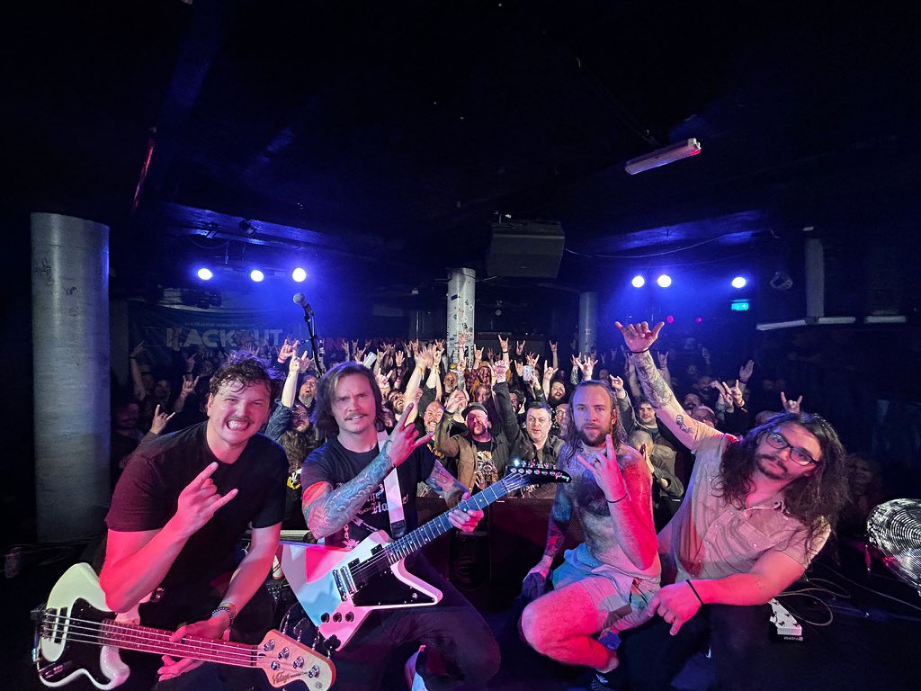howlinggiant's tweet photo. Thank you all for hanging with us at Desertfest London! We have a couple more shows in the UK, see y’all tomorrow in Coventry ⚔️ https://t.co/mTN1UyZ1kR