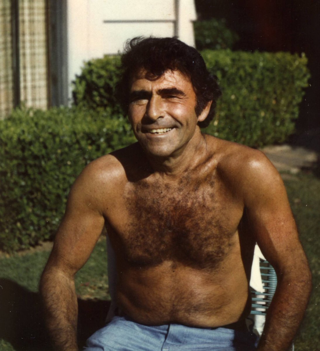 Archive of Older Actors, Singers and Politicians. tweet media