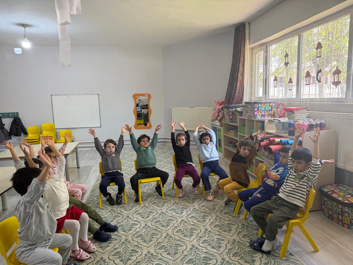 DargecitA's tweet photo. Okulumuzda “Dünya Sağlık İçin Hareket Et Günü” kapsamında öğrencilerimizle spor etkinlikleri ve boyama çalışmaları gerçekleştirildi. Sağlıklı yaşamın önemini eğlenerek öğrendiler.@Dargecit_MEM @mardinilmem @tcmeb https://t.co/Zf6ytELnfP