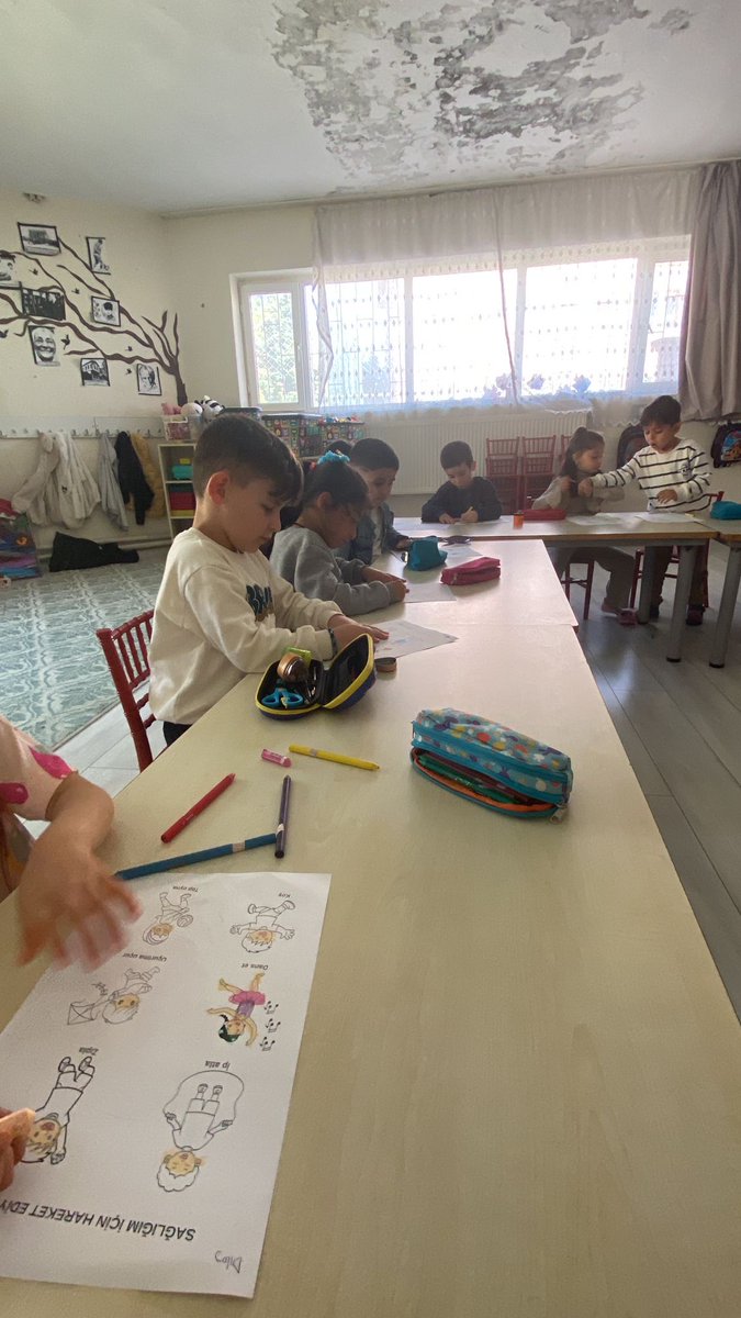 DargecitA's tweet photo. Okulumuzda “Dünya Sağlık İçin Hareket Et Günü” kapsamında öğrencilerimizle spor etkinlikleri ve boyama çalışmaları gerçekleştirildi. Sağlıklı yaşamın önemini eğlenerek öğrendiler.@Dargecit_MEM @mardinilmem @tcmeb https://t.co/Zf6ytELnfP
