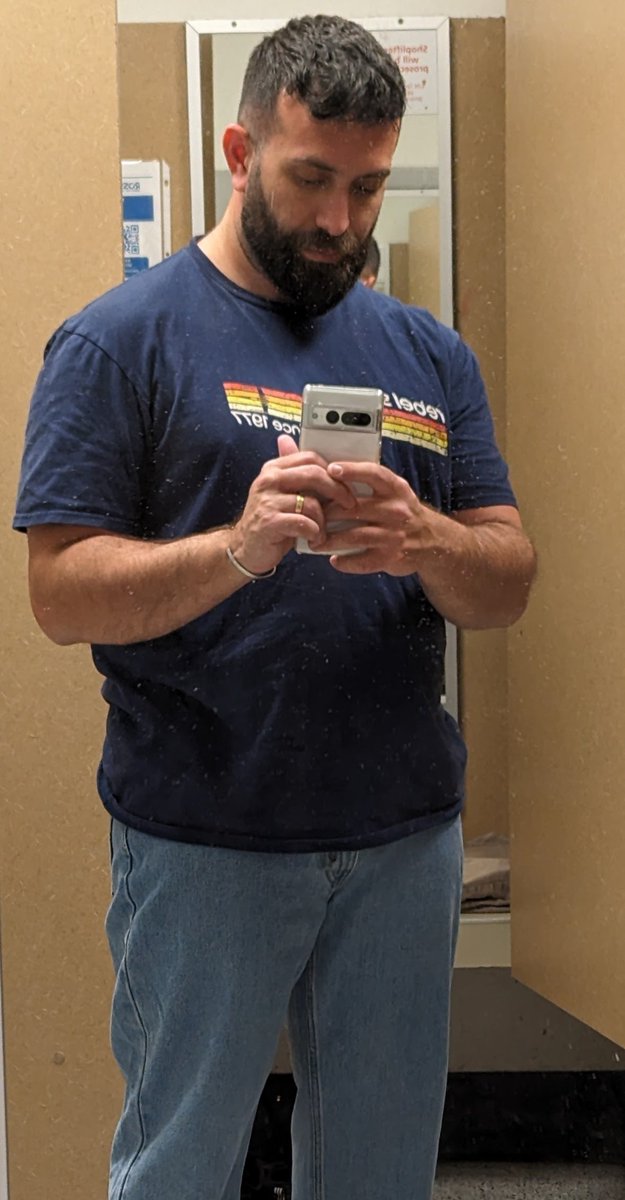 GuyMotola's tweet photo. 35 years old.            38 years old.

93 kg.                        89 kg.
#BodyTransformation #GlowUp #FitnessJourney #SelfImprovement #Bodybuilding #MotivationDaily #GymLife #ConfidenceBoost #MindsetShift #BodyPositivity https://t.co/YbrI65aox5