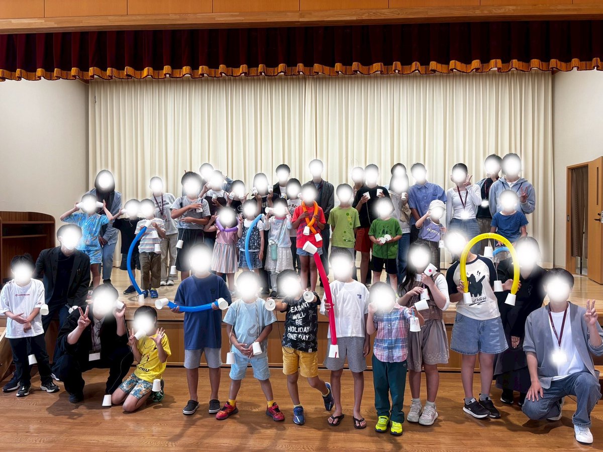 feeleducation's tweet photo. 5/17(日)に「糸電話のなぞを追え！」のイベントを行いました。
テーマは声の正体と伝わり方について📣💬
糸電話やモールを使った工作で楽しく学ぶことができました😊
色々な材料で作ったオリジナルの糸電話をもって集合写真📸
ご参加・ご協力いただいたみなさま、ありがとうございました！ https://t.co/pQ9kNvd6tB