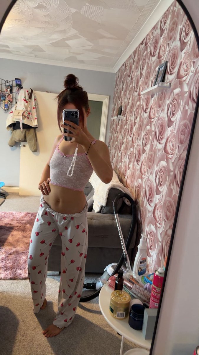 rhiannasecret🧚‍♀️ tweet media