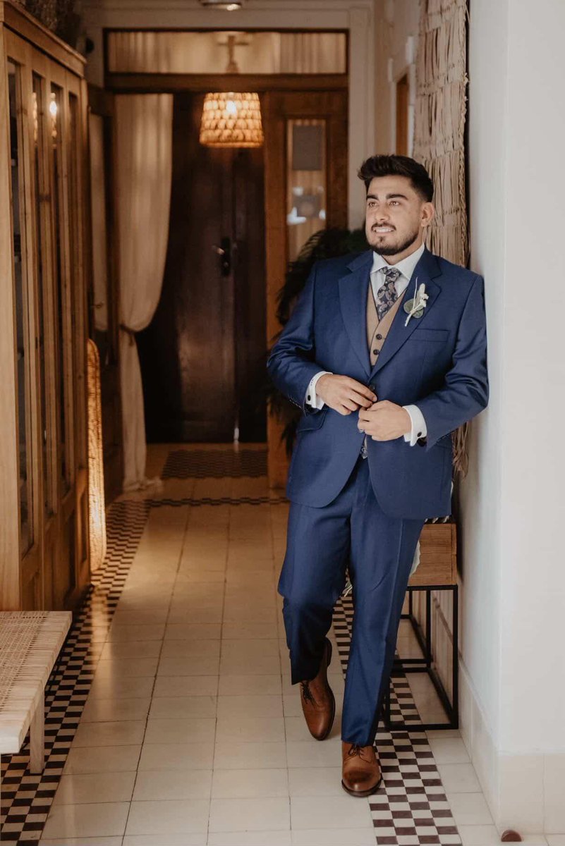 Trajes Guzmán tweet media