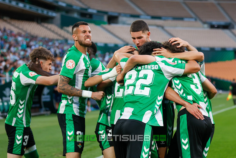 betisweb's tweet photo. ⚽️ Ya tenemos disponible una nueva entrega «El día Después» un completo repaso a todo lo acontecido en la cantera Betis del fin de semana.
📊 Resumen cantera Betis al 18-05-2026
➡️ https://t.co/ZmtooB9Bhu
✍️ @jucaro54
#CanteraBetis #BetisDH #BetisDeportivo #BetisC #ElDiaDespues https://t.co/UHEgCScRV7