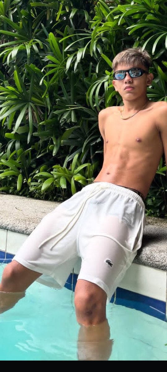 Aaron1547808's tweet photo. PAINITTT KAYA?🥵🥵 https://t.co/V49DtjLOtN