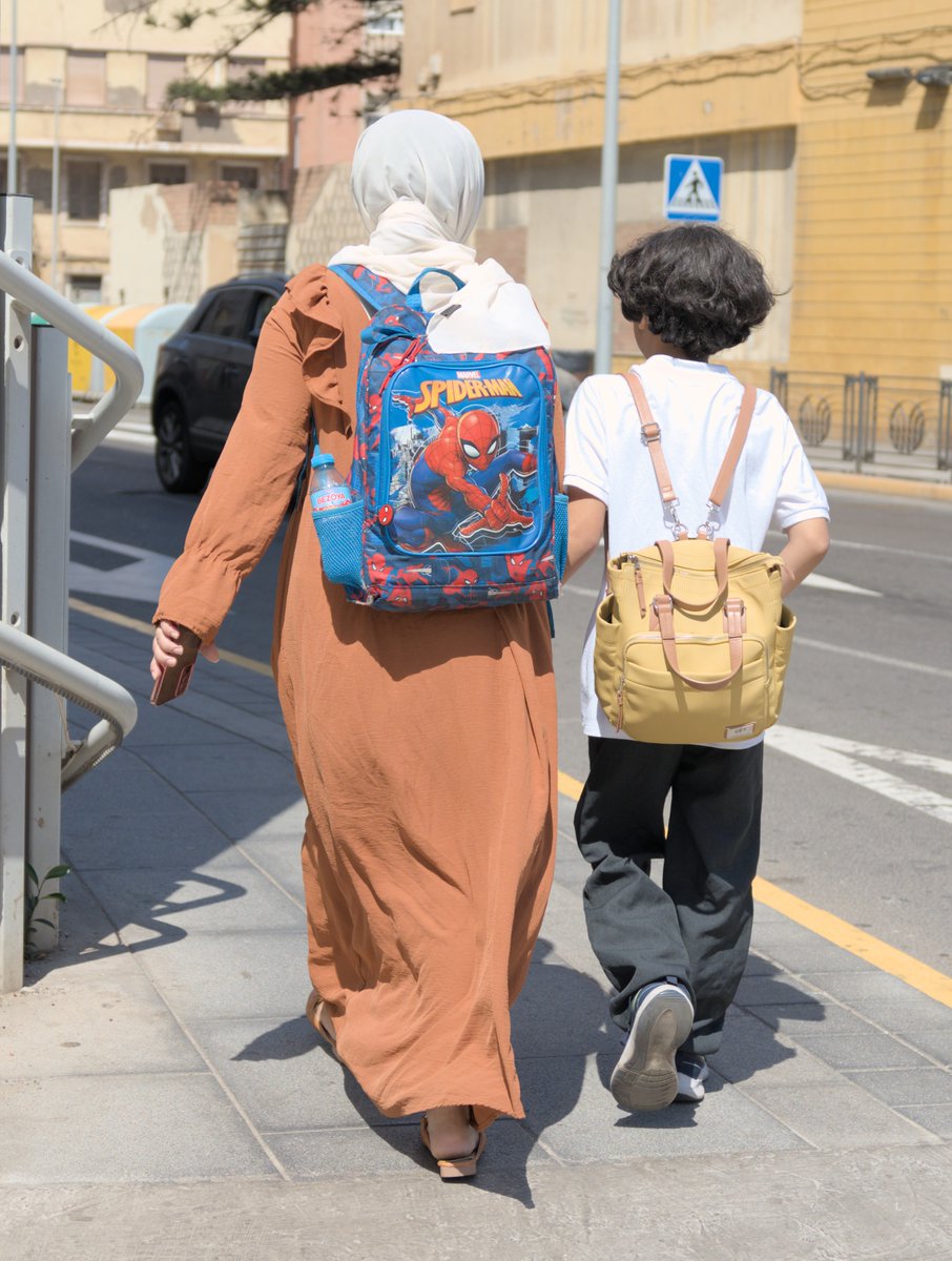 Mandelrot's tweet photo. El año pasado estuve unos meses por trabajo viviendo en Melilla (España), que es una ciudad española en la costa norte de África y haciendo frontera con Marruecos. No es un sitio bonito ni tiene gran atractivo fotográfico, pero fue una experiencia curiosa. https://t.co/Nu8JdomJxM
