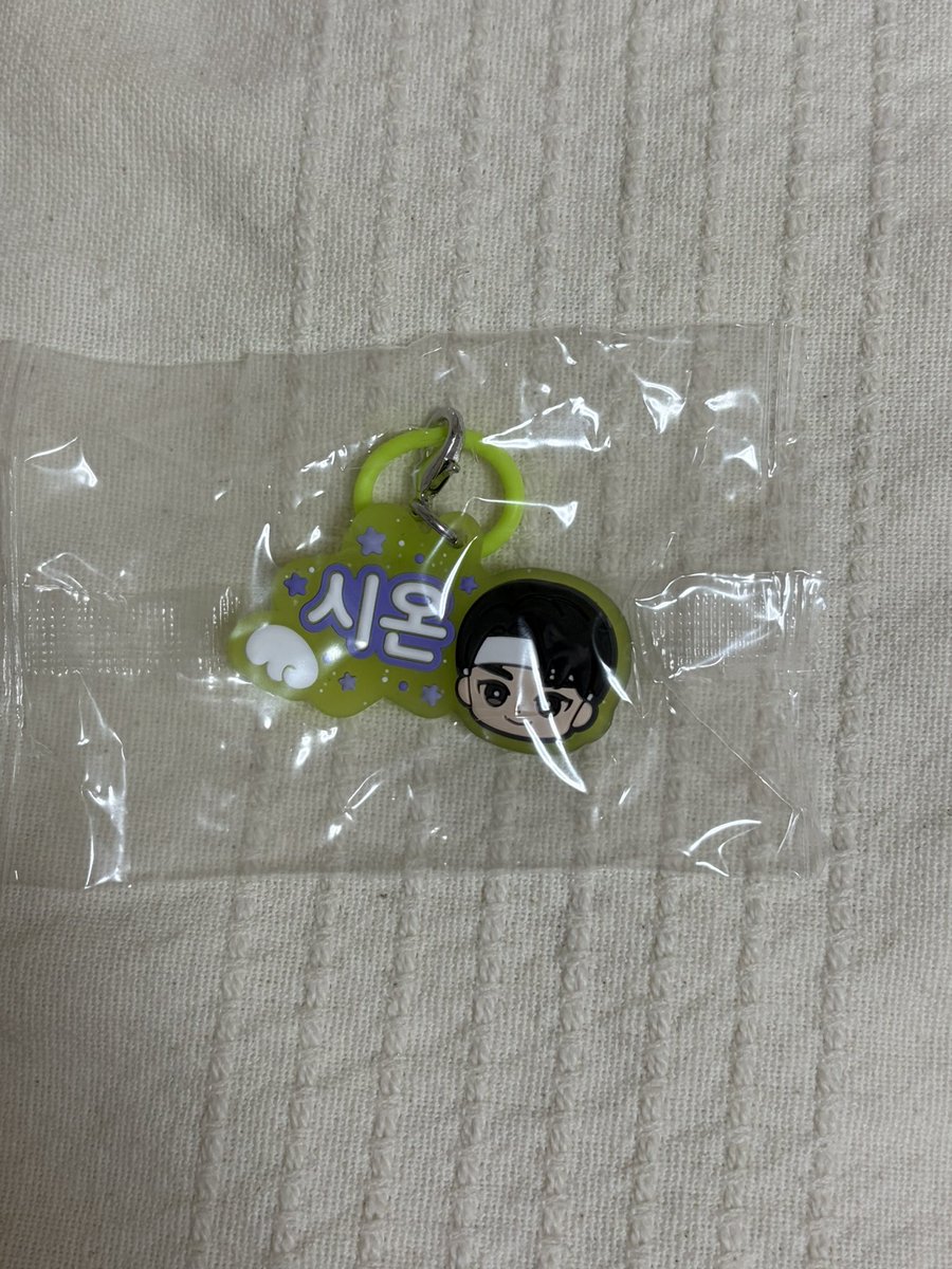 u20111223's tweet photo. NCT WISH ぷっくりめじるしアクセサリー交換ガチャ

【譲】 ジェヒA、シオンA

【求】リョウB＞サクヤB

リョウBが優先ですがサクヤBでも検討させていただきます🌟

郵送のみです！
お気軽にリプ、dmよろしくお願いいたします🙇‍♀️🍀

#nctwish #nctwish交換 https://t.co/Nxq7LNGh76
