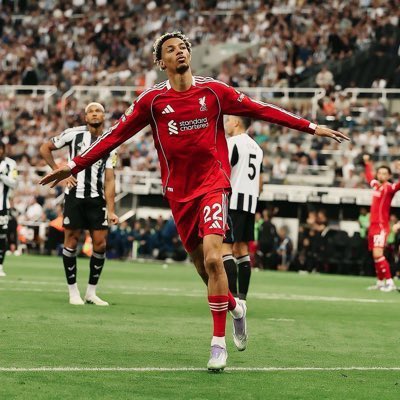Ipostanything LFC tweet media