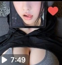Temines9g's tweet photo. これ持ってる人送ってくれませんか？
送ってくれた人にはご褒美あります
#裏垢女子 #裏垢男子 #マゾ https://t.co/F9SC2OVBlo