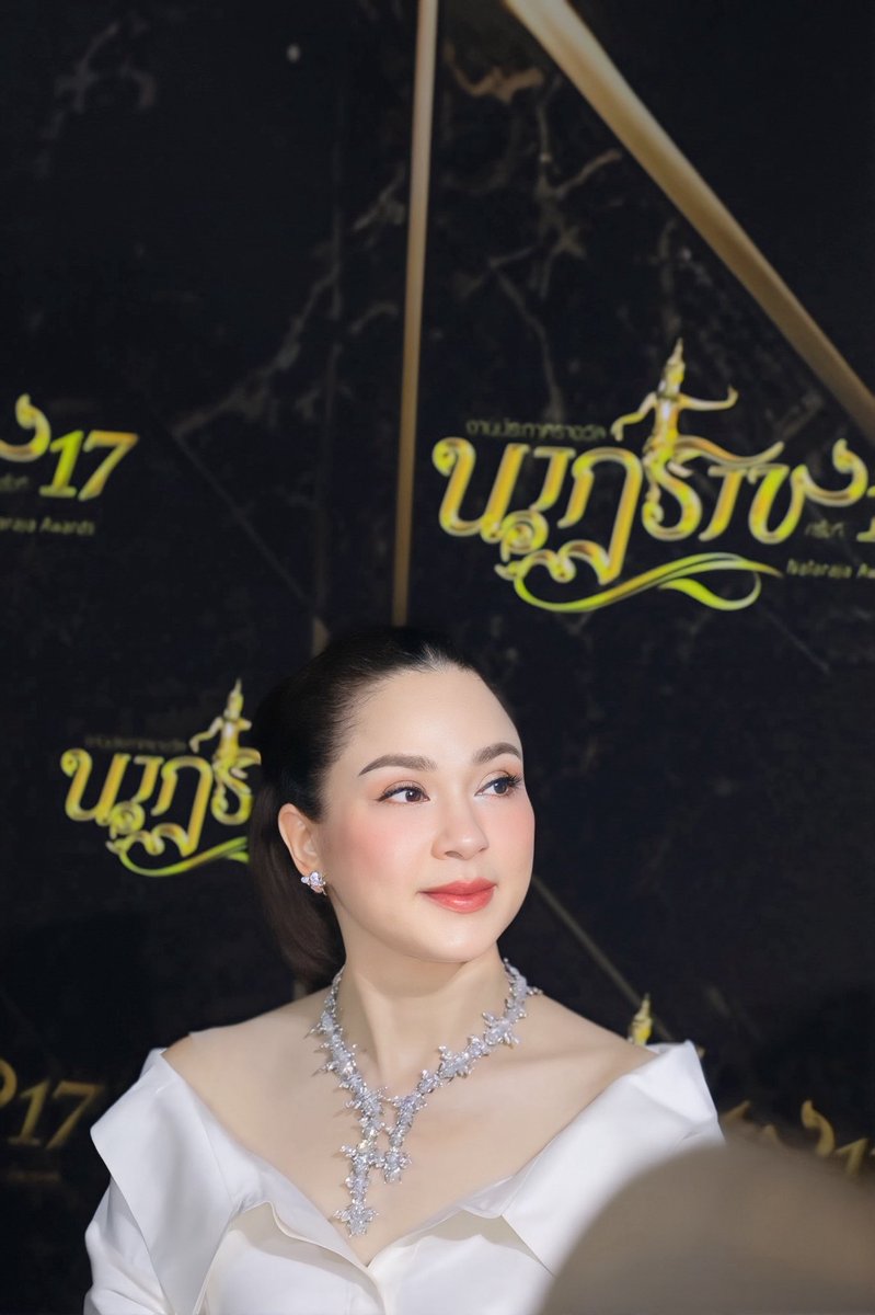 _saiew_'s tweet photo. สวยเหมือนไม่มีอยู่จริง สวยเหมือนลอยมา✨☺️ 
#นาฏราชครั้งที่17 #แหม่มคัทลียา #mamkathaleeya 
📷new https://t.co/zb3oao7bTH