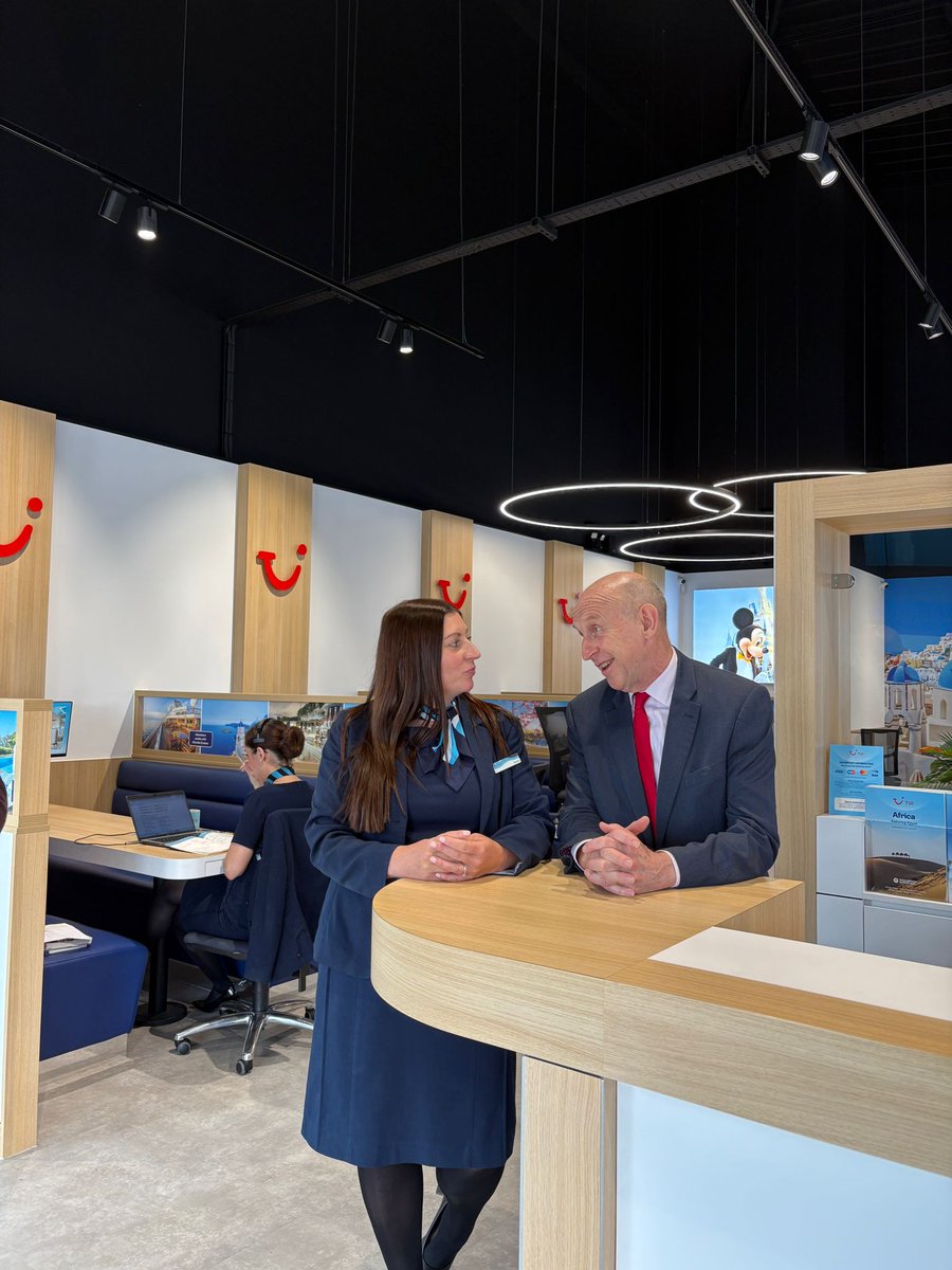 nathanstower1's tweet photo. Lovely morning co-hosting @JohnHealey_MP  with @TUIUK Holiday Store team in Rotherham. The fantastic team of 21 colleagues includes someone who has been with the business for over 30 years all the way through to a current apprentice. https://t.co/wz0Aep6eRs