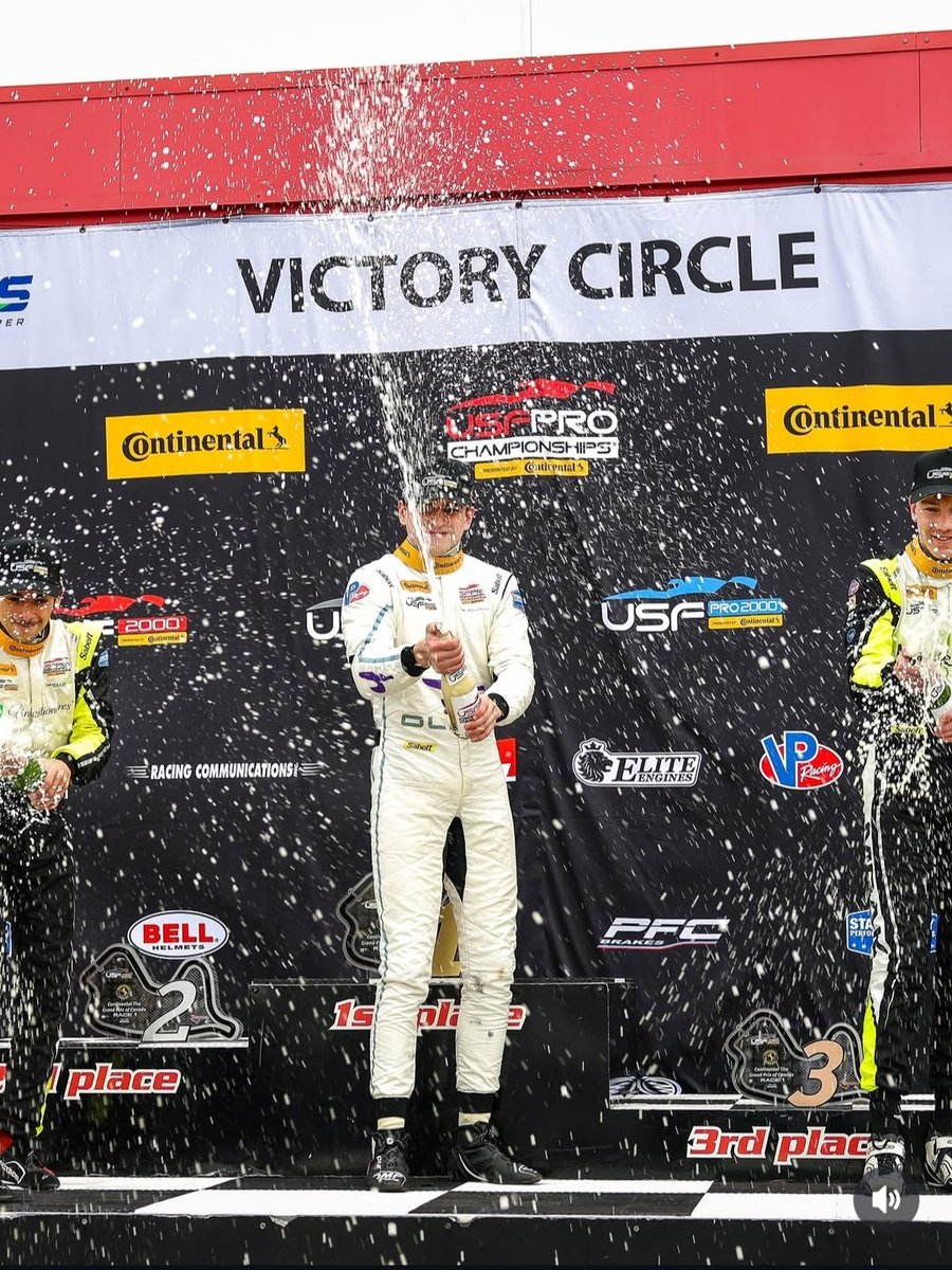 The_Pocisk's tweet photo. Karol Pasiewicz POZAMIATAŁ! 🧹

Polak zdominował cały weekend 
na kan. torze Canadian Tire Motorsport Park wygrywając kwalifikacje, wszystkie 3 wyścigi (prowadzenie od startu do mety) i obejmując pozycję lidera serii @USFJuniors 🔝👏🏻🇵🇱
#F1PL #USFPro #INDYCAR #KarolPasiewicz https://t.co/KUr2SvzGTf