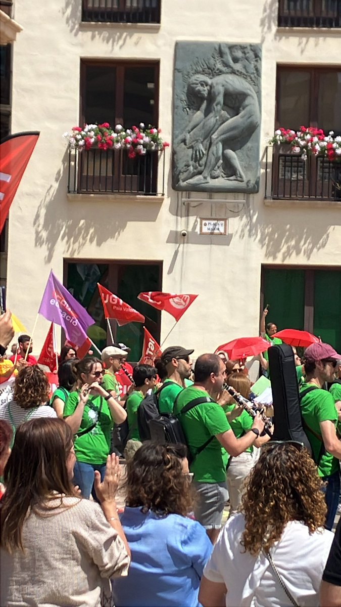 AmpeValencia's tweet photo. #vaga #mestres #mestras #professores #professors #Castello #aramateix #now #Spain https://t.co/tX4wWlrFZB