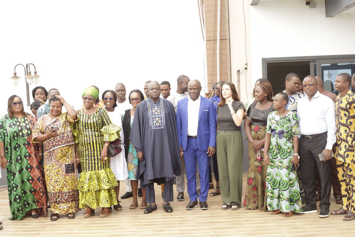 swbenin's tweet photo. 📷 Lancement par le Représentant du @HCPC_BENIN, de l'atelier de renforcement des capacités sur l’investigation, la #protection des lanceurs d’alerte et la #sécurité numérique.

#wasexo avec @PPLAAF  et l'appui financier d'@expertisefrance ...👇🏾
https://t.co/b6NfCotMsq https://t.co/DCqEXEIIGv