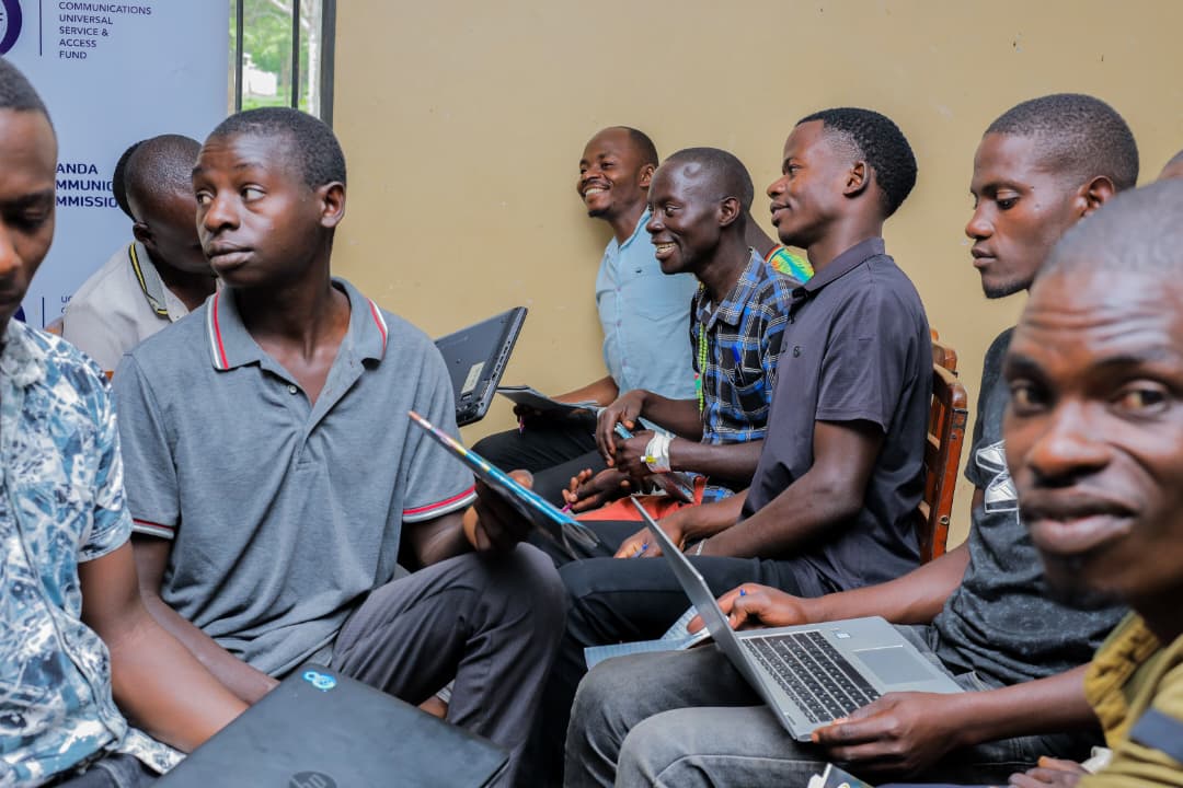 8TechConsults's tweet photo. @UCC_Official @UCC_ED @RakaiDistrict During the mid-morning session, participants underwent a mindset change module for encouraging the adoption of digital technology as a key driver of success in modern agriculture and everyday life. The session emphasized the importance of have a positive attitude toward tech. https://t.co/yYtlKYTddt
