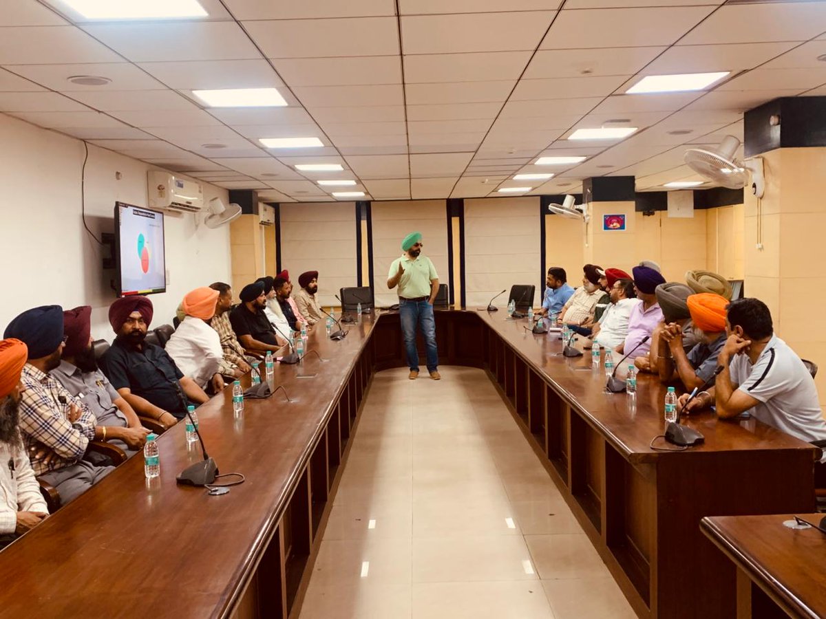 avoidaccident's tweet photo. Second Session of #DriveSafeArriveSafe a defensive driving training for drivers of #MinistersCarBranch
@PbTransportDept @CMOPbIndia @CsPunjab 
@PbGovtIndia @SpeakerSandhwan https://t.co/eWCad7TA1h
