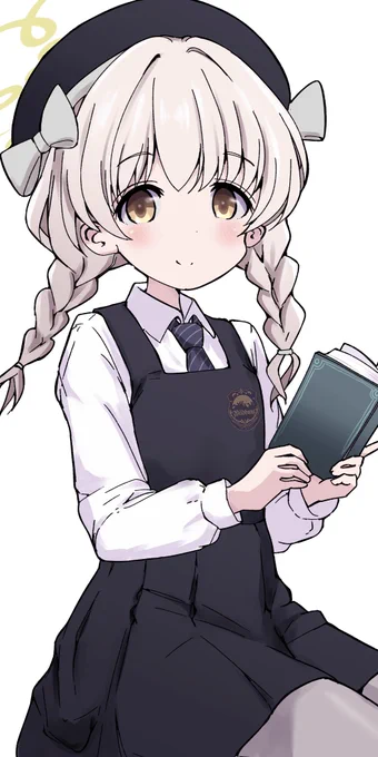 試案ミヨちゃん好きすぎる……キャラの解像度が高まるよね某デザイン公開…(リボンは帽子についてて片側だけだと思うけど今のバージョンのリボンも左だけかと思ったら両側だったので踏襲)